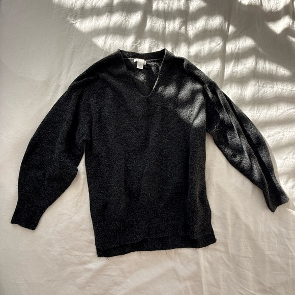 V-neck sweater - Picture 1 of 3